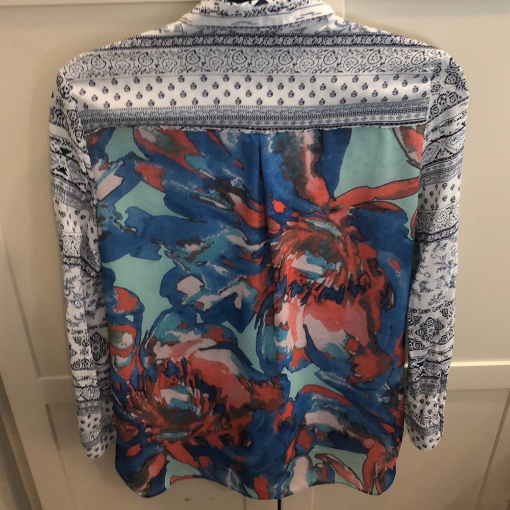 Button down - Picture 2 of 4